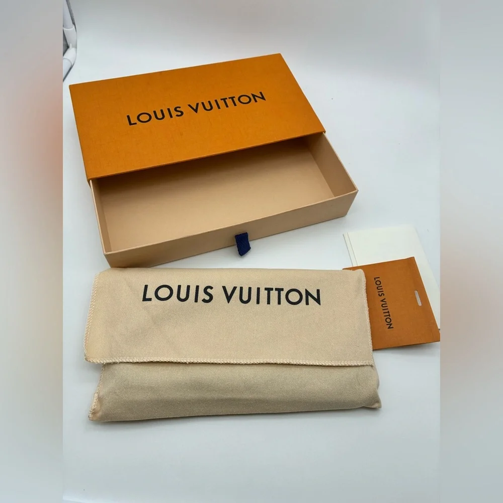 Louis Vuitton Black Monogram Eclipse zippy wallet with LV box and dust bag
